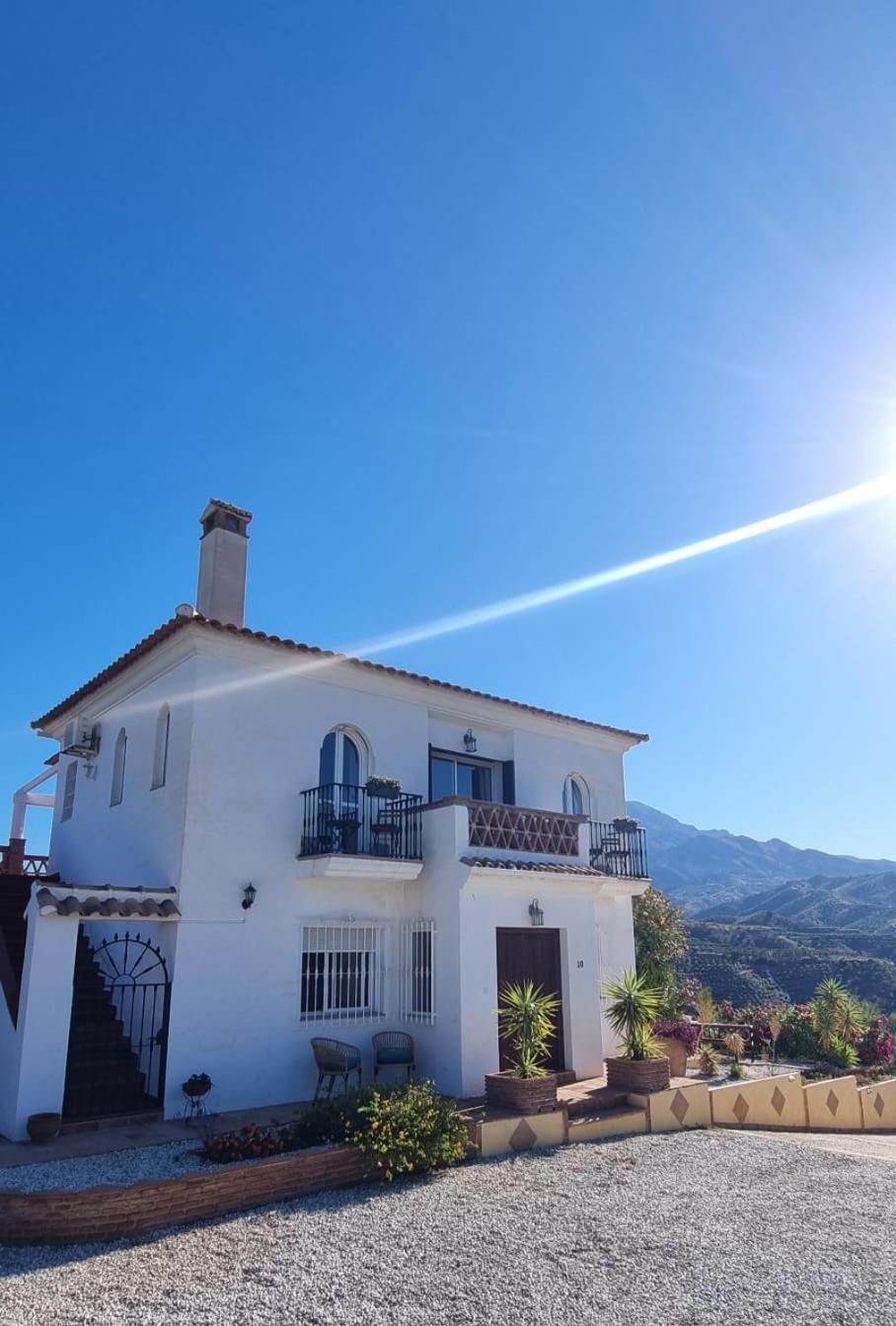 La Vista Vinuela Bed & Breakfast Екстериор снимка